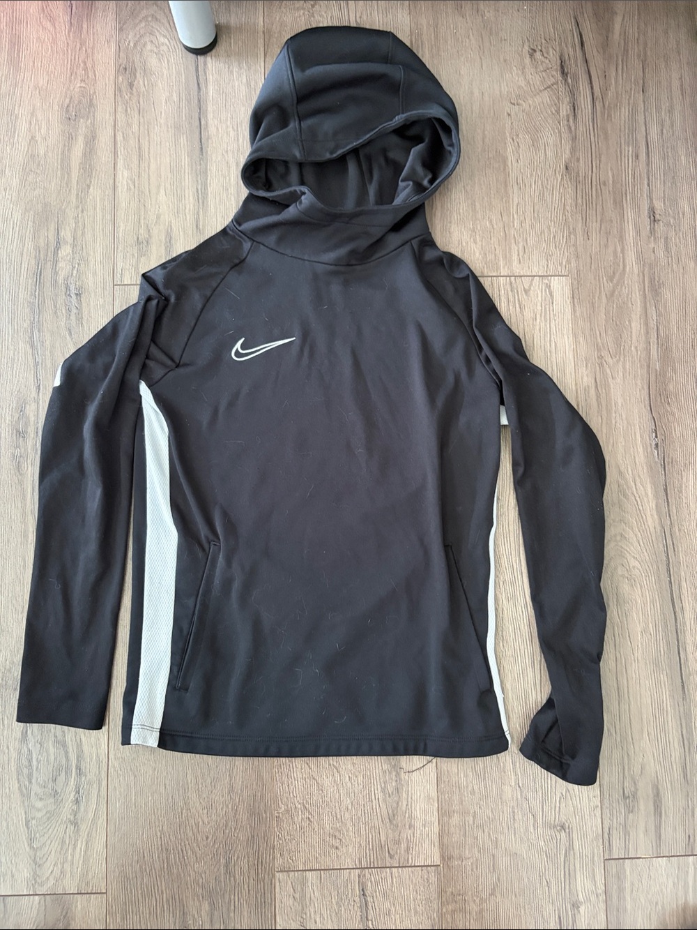 Nike Black Hooded Performance Hoodie. Boys size small